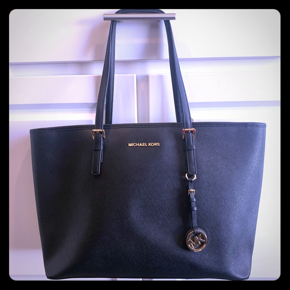 Michael Kors Jet Set Tote. Like new!